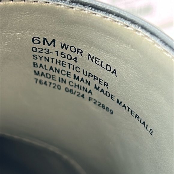 2513- Worthington Wor Nelda Black & Gold Mules Size 6 NWT with Box - Picture 12 of 12